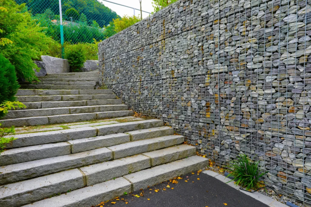 GABIONOVÉ OPĚRNÉ ZDI VE VEŘEJNÉM PROSTORU